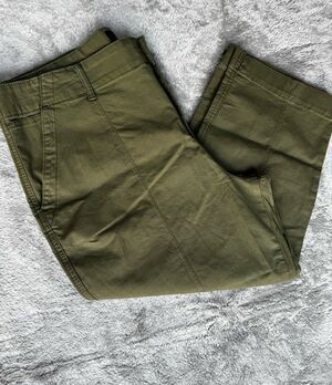 LEE Mid-Rise Crop Utility Pants Women’s Size 18 Olive Green NWT Stretch Casual